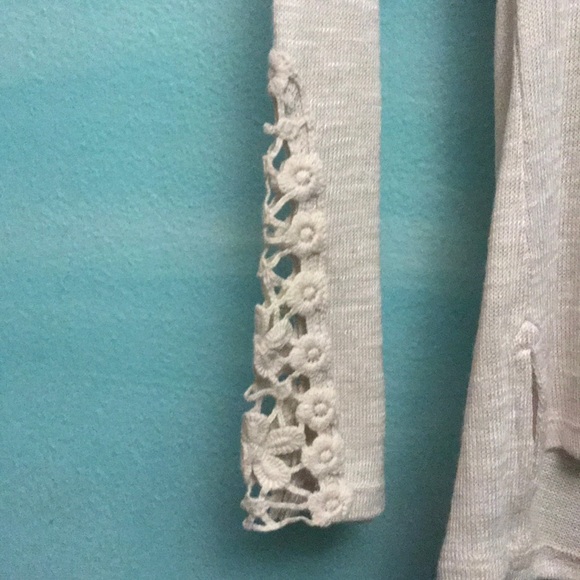 Sweater with owl detail and hood on back. - Picture 2 of 3